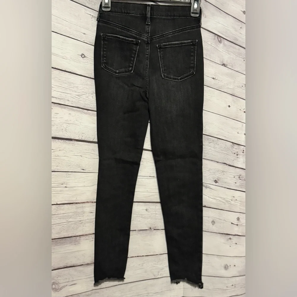 Old Navy Extra High Rise Rockstar Jeggings Black Skinny Destressed Jeans
